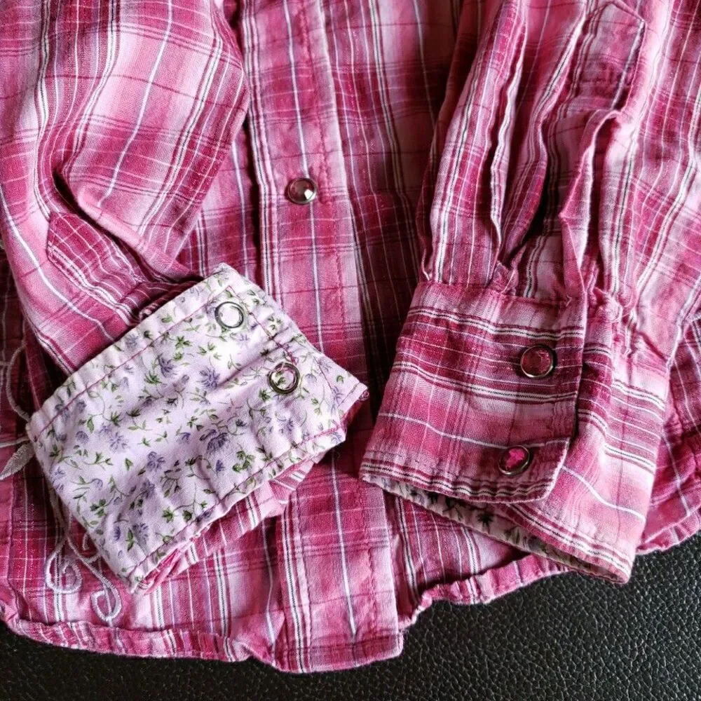 LifeStyle Pink Plaid Embroidered Western Snap Shirt Women's Size S Long Sleeve